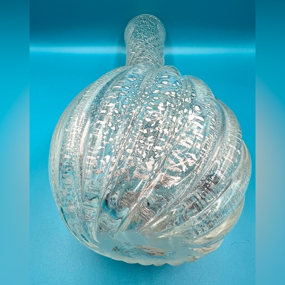 Mikasa by Kurata Handcrafted Swirl Crystal Glass White Bud Vase w/ Silver Flakes - Picture 8 of 13